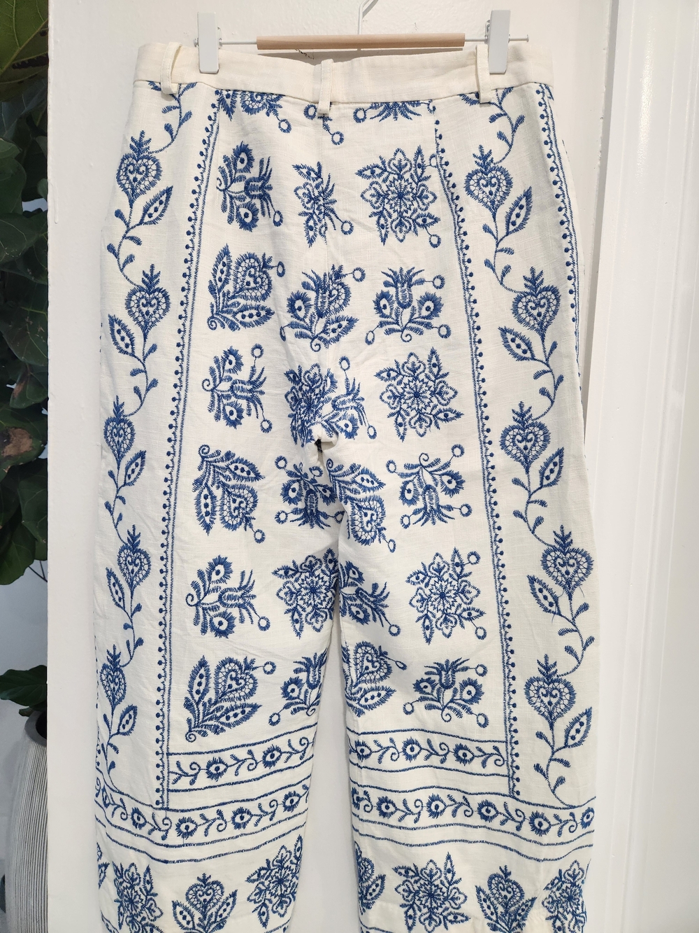 Zara Cream Wide-Leg Capris with Blue Embroidered Floral Print - Picture 5 of 13